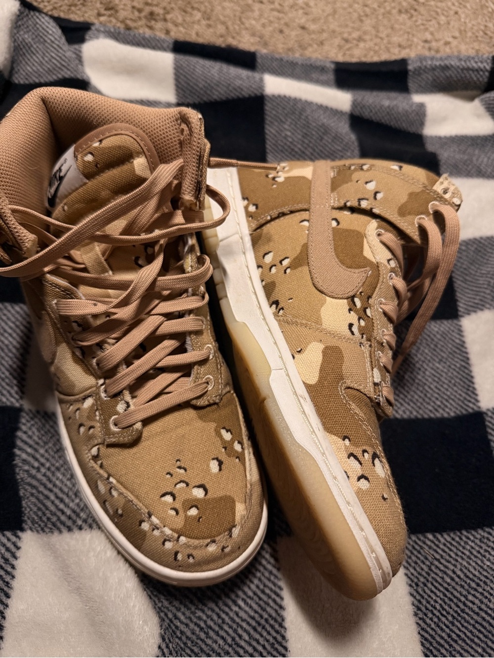 Desert Camo High-Top Sneakers - Tan